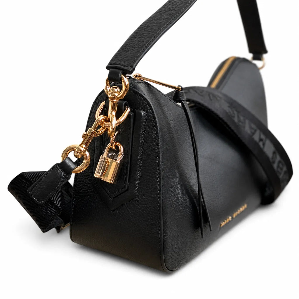 Marc Jacobs black pebbled leather | Classic tote bag style  large capacity  can be worn crossbody or carried by hand