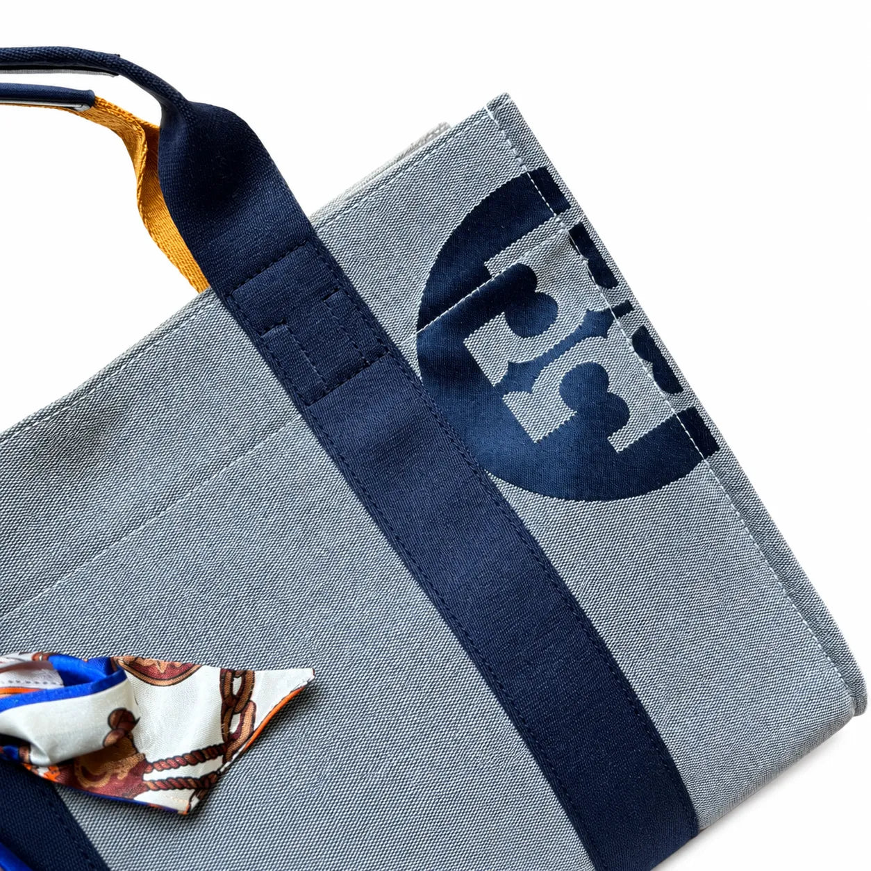 Tory Burch Ella | Light grey body with navy blue shoulder strap and signature logo large-capacity women's handbag