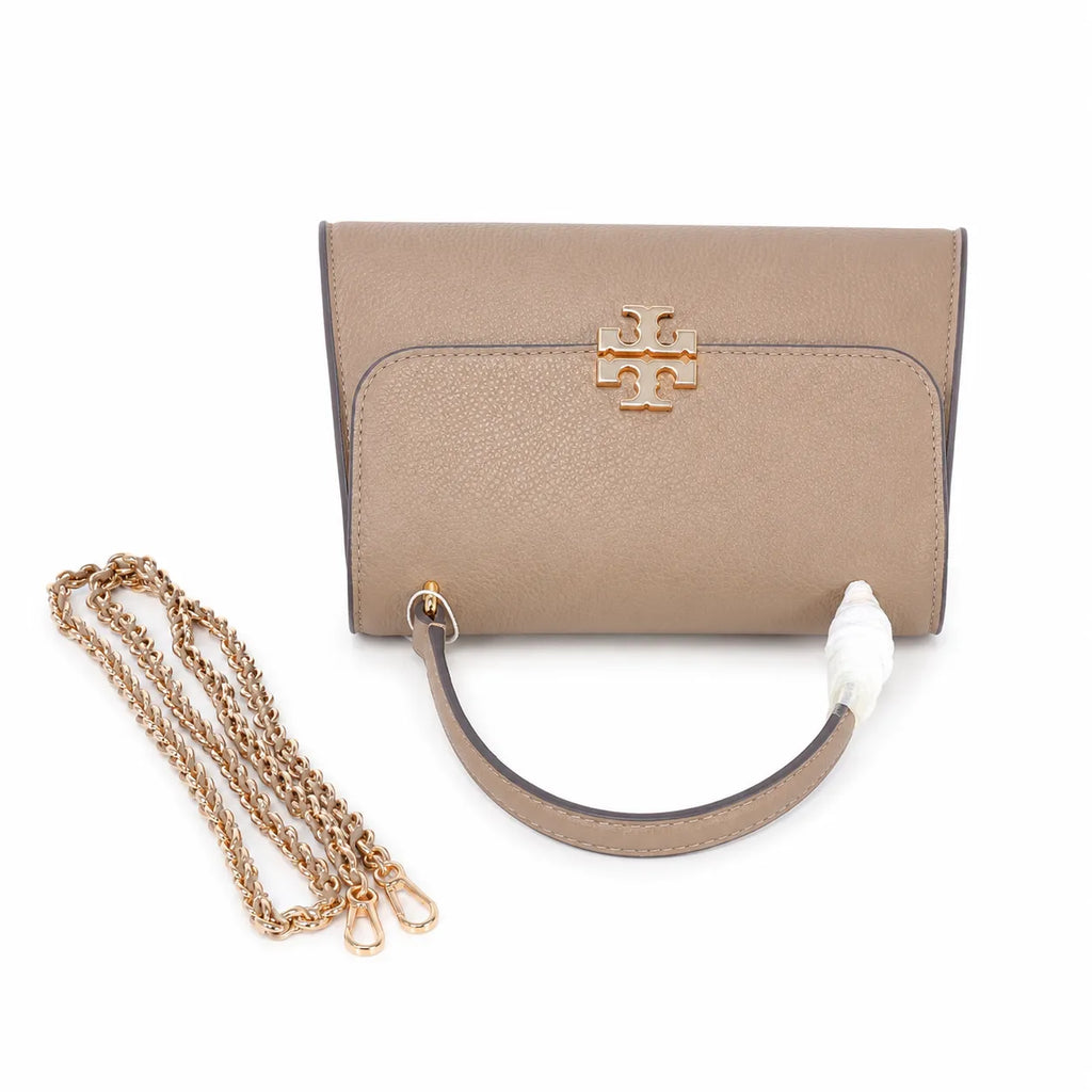 Tory Burch Britten | Light camel-colored pebbled leather detachable chain shoulder strap a small and elegant women's handbag
