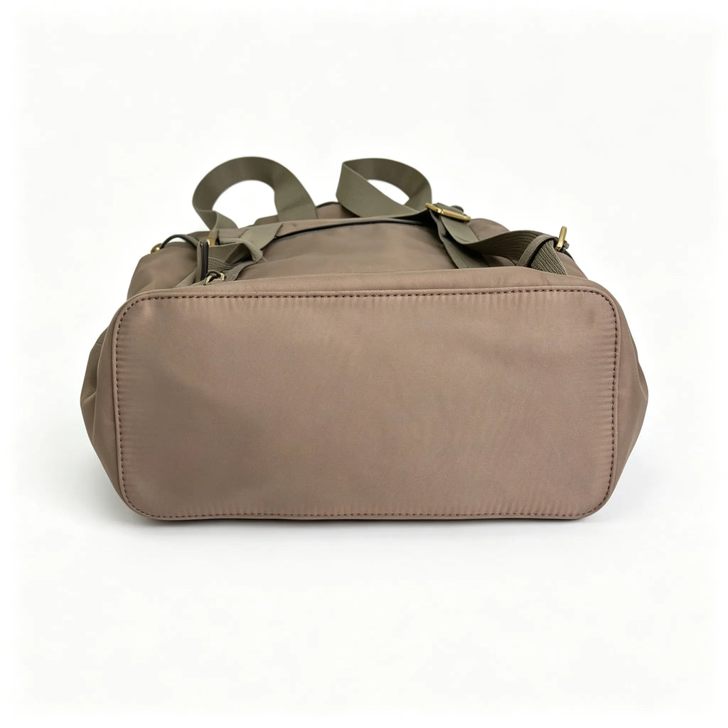 Tory Burch Perry taupe adjustable shoulder strap lightweight travel/commuter bag women's style