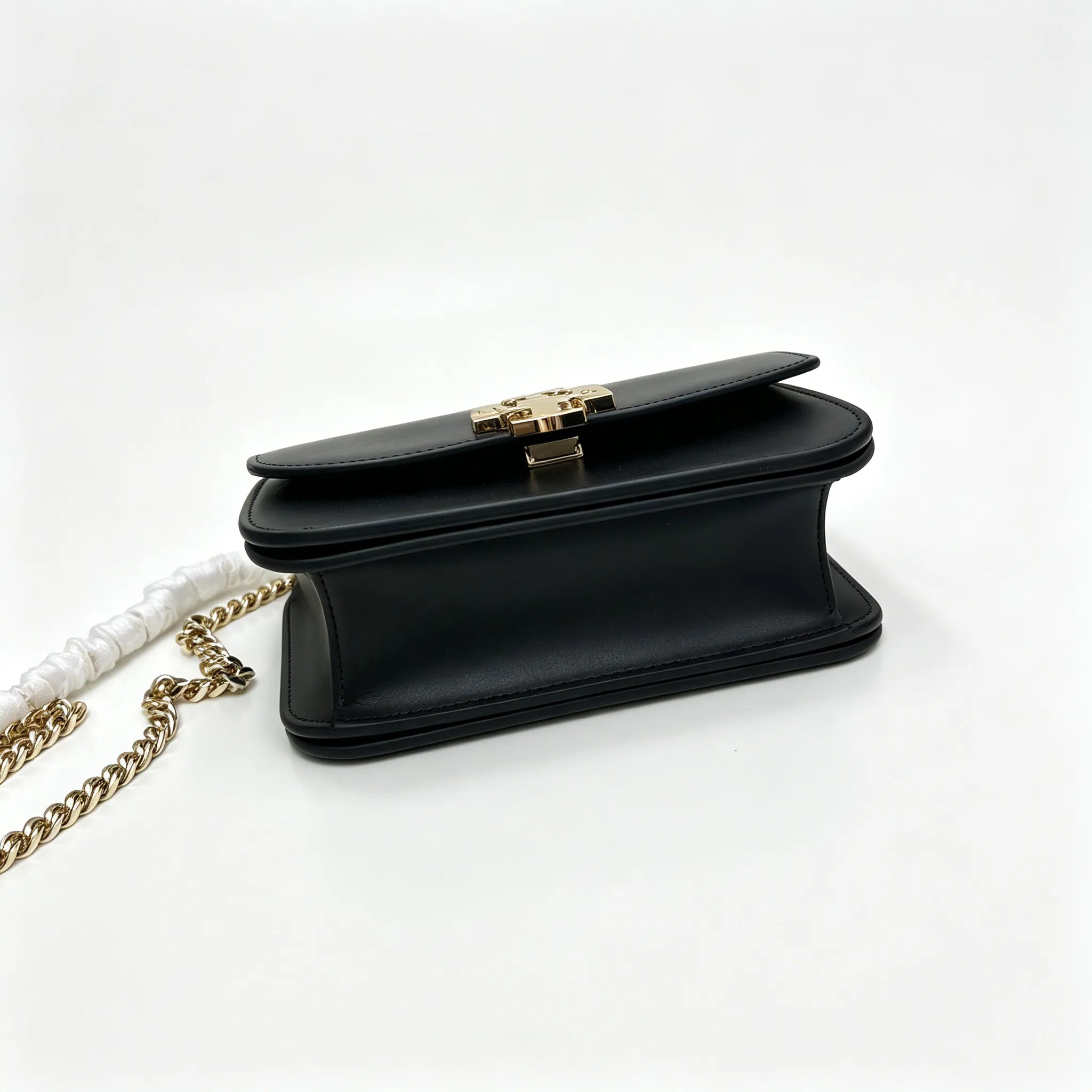 Tory Burch Eleanor | Black leather adjustable chain shoulder strap multiple carrying options women's designer handbag